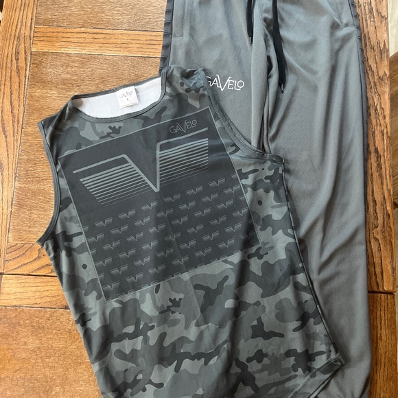 Workout pants - Picture 1 of 2